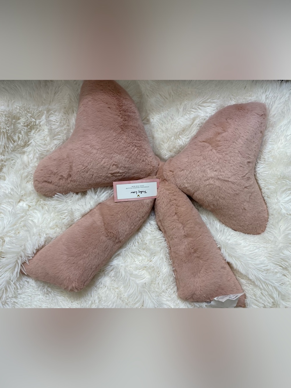 TRULY LOU❤️
24x25 Koda Shaped Bow Plush Pillow Rose Smoke NWT